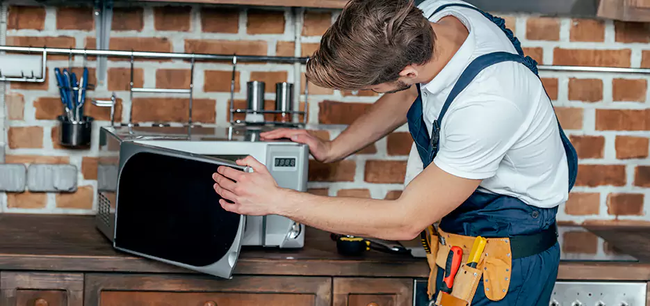 In-Home Microwave Repair in Huntersville